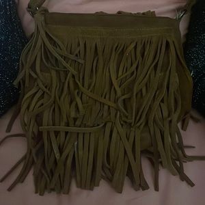 Selling a pocketbook that good at holding your phone wallet and other things